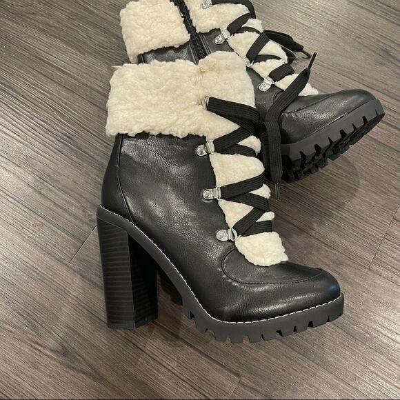 PALLI FAUX SHEARLING LACE-UP BOOTIE BCBGeneration - Picture 4 of 14